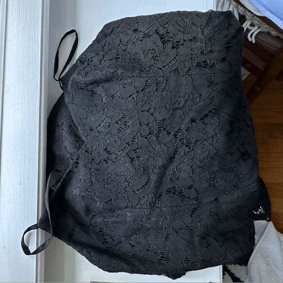 Fame and Partners Lupin Black Lace Maxi Gown with Slit in Size 8 - Picture 8 of 9